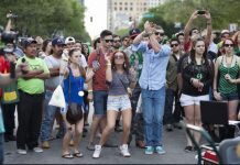 Warning : Millennials torn on who to support and eventually not vote for