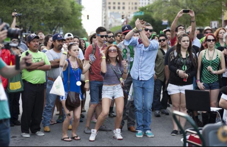 Warning : Millennials torn on who to support and eventually not vote for